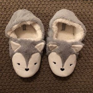 Girl’s slippers